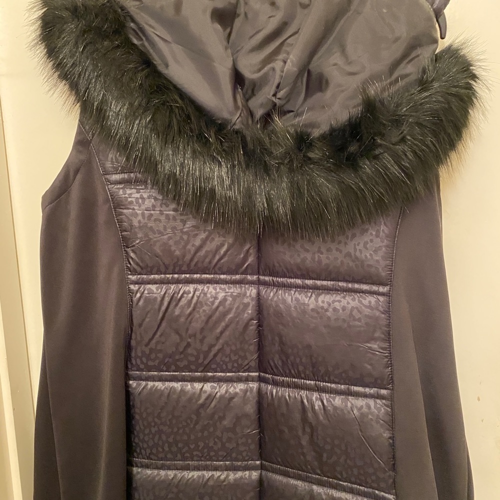 Vest - Picture 2 of 4